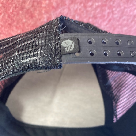 MOUNTAIN HARDWEAR Trucker Hat - Picture 10 of 10